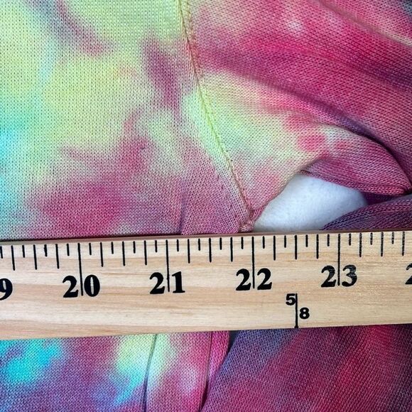 Tie Dye Chill Out crewneck‎ pullover Sweatshirt NWT- Medium - Picture 3 of 5